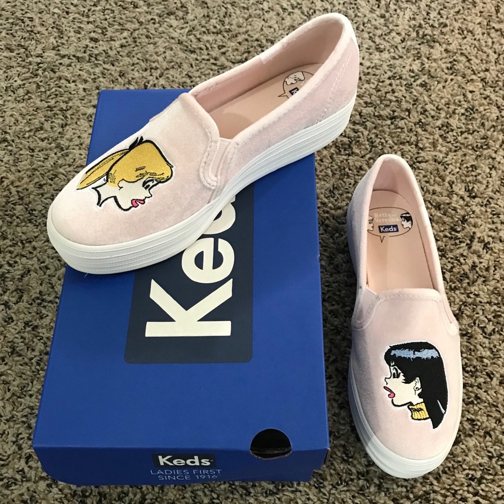 Betty & Veronica Triple Decker Embroidered Profile